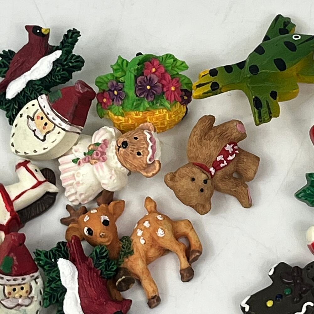 Lot 25+ Painted Wooden Novelty Buttons Christmas Animals Santa Snowman Shapes - Picture 4 of 9